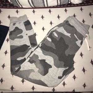 👆🏻3/$20👆🏻Boys size 12